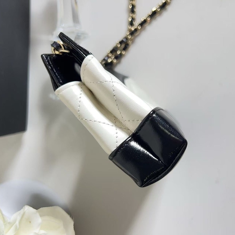 Chanel Nano Shopping 31 Shopping Bag Black White - Picture 2 of 5